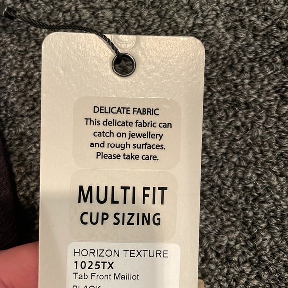 TAGS ON Monte&Lou one piece bathing suit with texture and built in cup sizing 6 - Picture 4 of 6